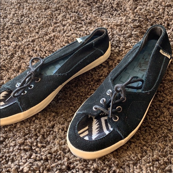 Vans - Picture 2 of 5